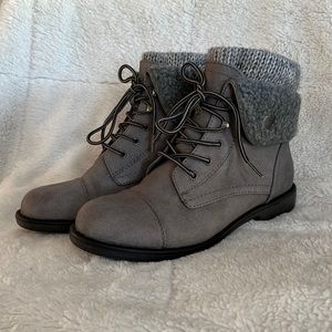 Cute little ankle boots, excellent condition worn one time.